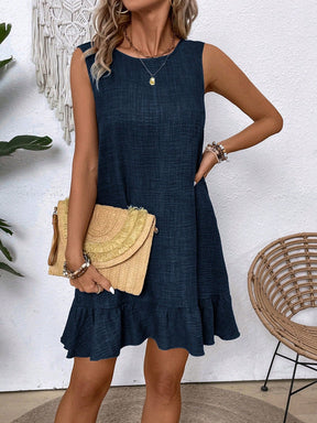 Vestido Curto Casual com Babado na Barra