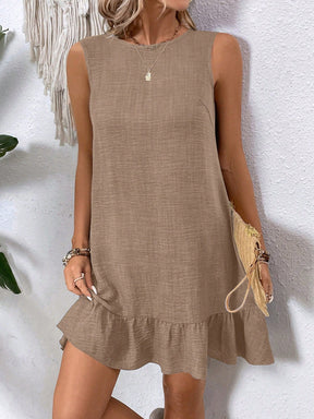 Vestido Curto Casual com Babado na Barra