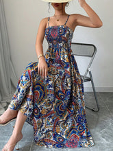 Vestido Longo Estampado Boho com Alças Finas e Cintura Ajustada