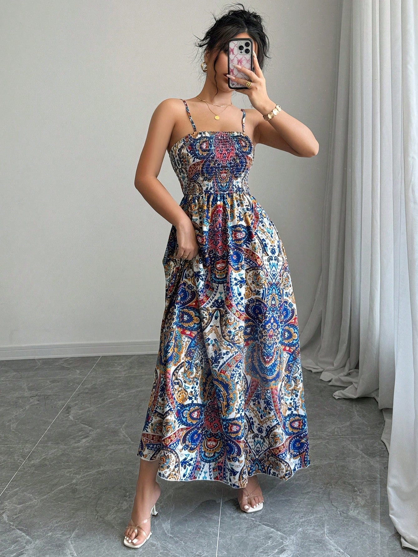 Vestido Longo Estampado Boho com Alças Finas e Cintura Ajustada