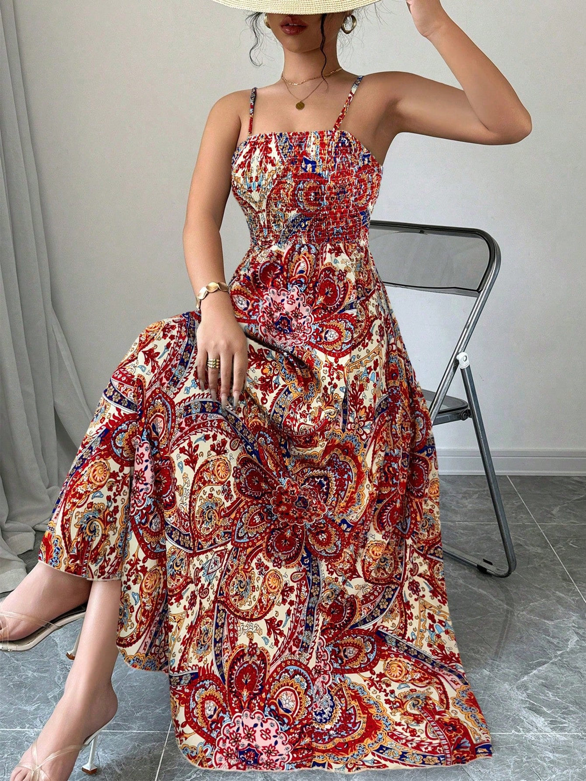 Vestido Longo Estampado Boho com Alças Finas e Cintura Ajustada